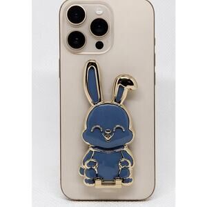🧚🏻‍♀️ Life altering adorable bunny phone stand.  Works for most phones